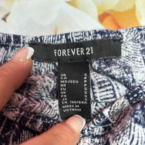 Forever 21 Black Blue and White Off-Shoulder Top - Picture 2 of 4